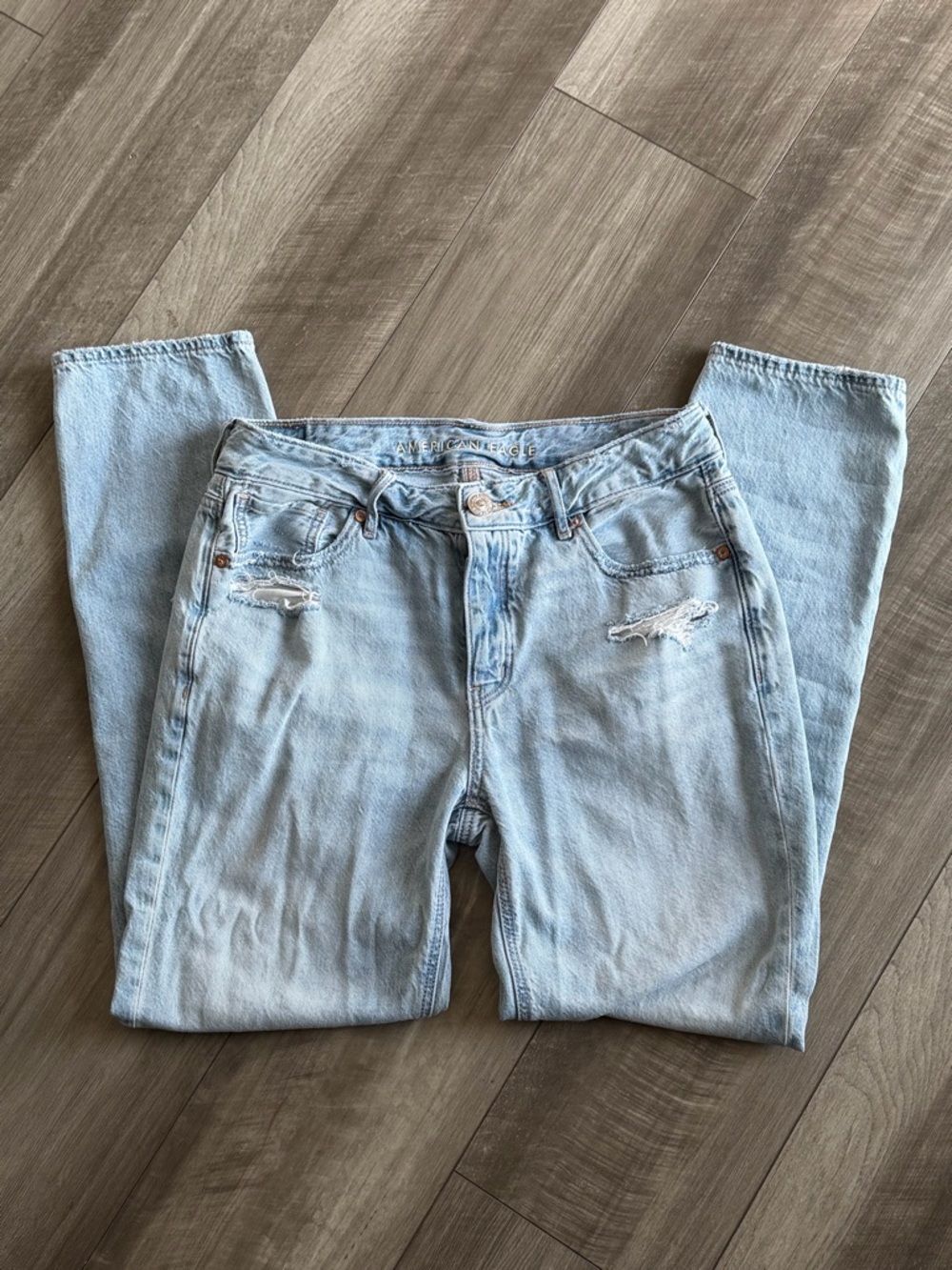American Eagle Outfitters Light Blue Distressed Jeans